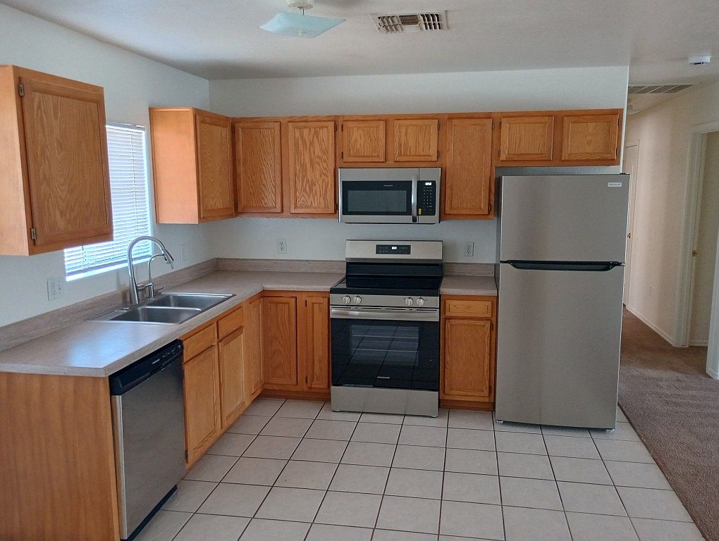15982 S Moon Valley Rd photo 3