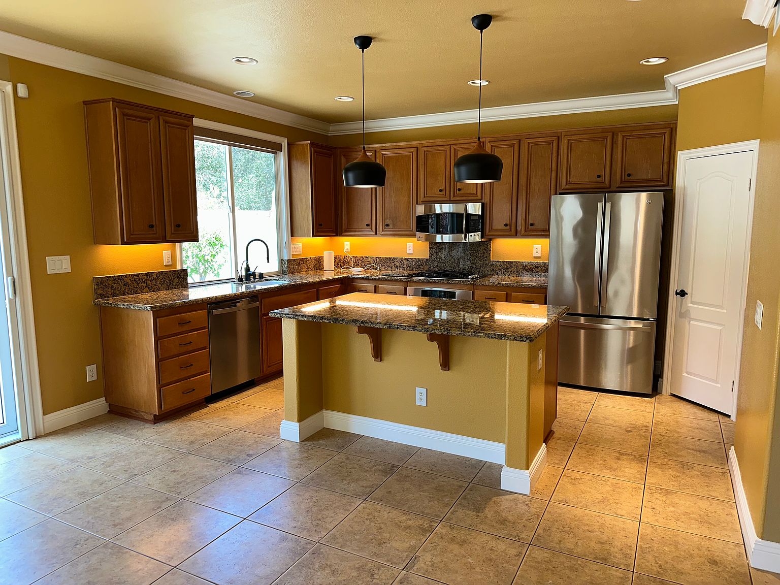 2854 W Canyon Ave W photo 5