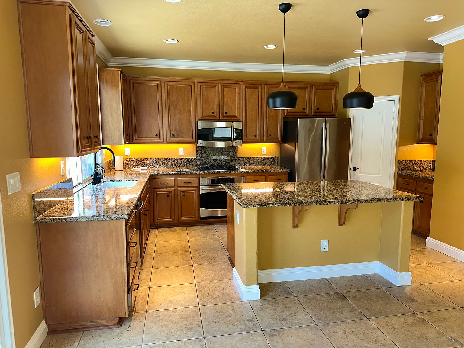 2854 W Canyon Ave W photo 4
