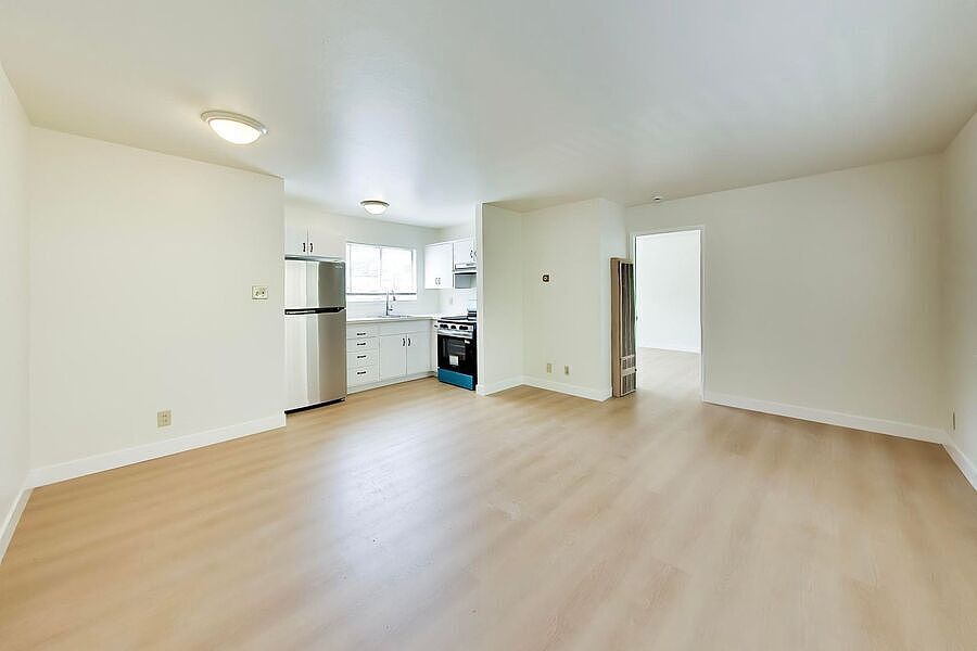 1BR/1BA Apartment on San Bruno Avenue Unit · Brisbane photo 2