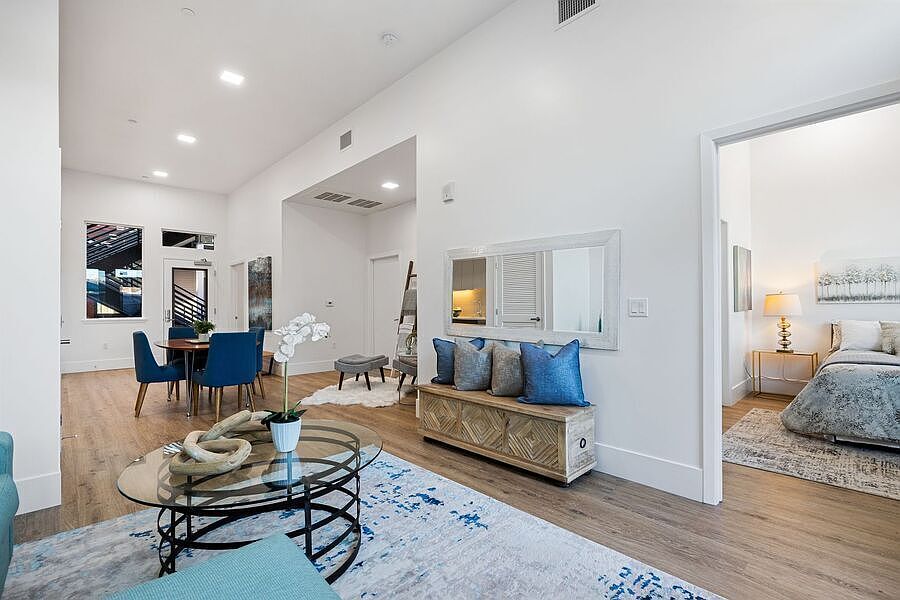 2BR/1BA Apartment on 32nd Street - · Emeryville photo 2