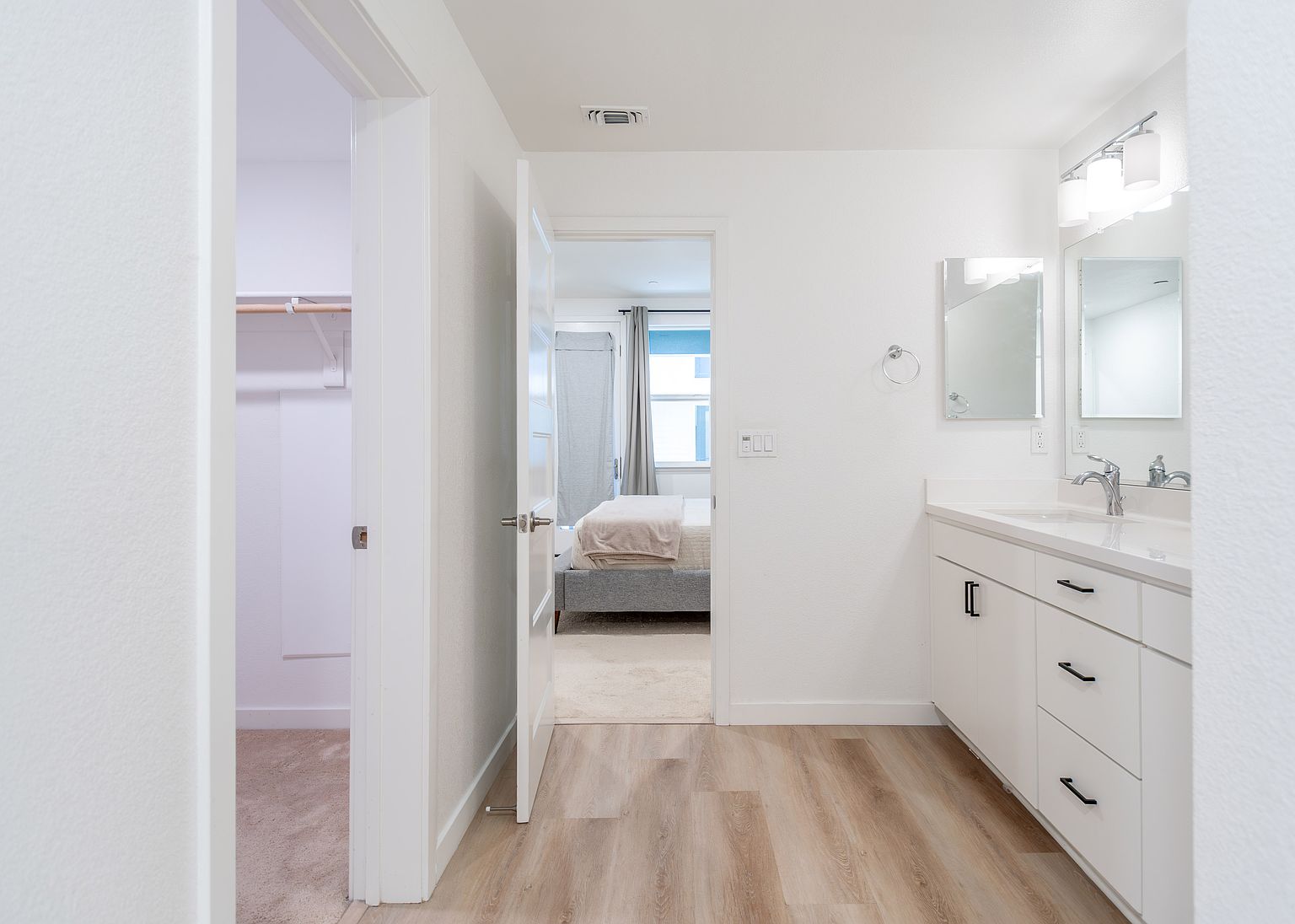 882 Slate Pl photo 4