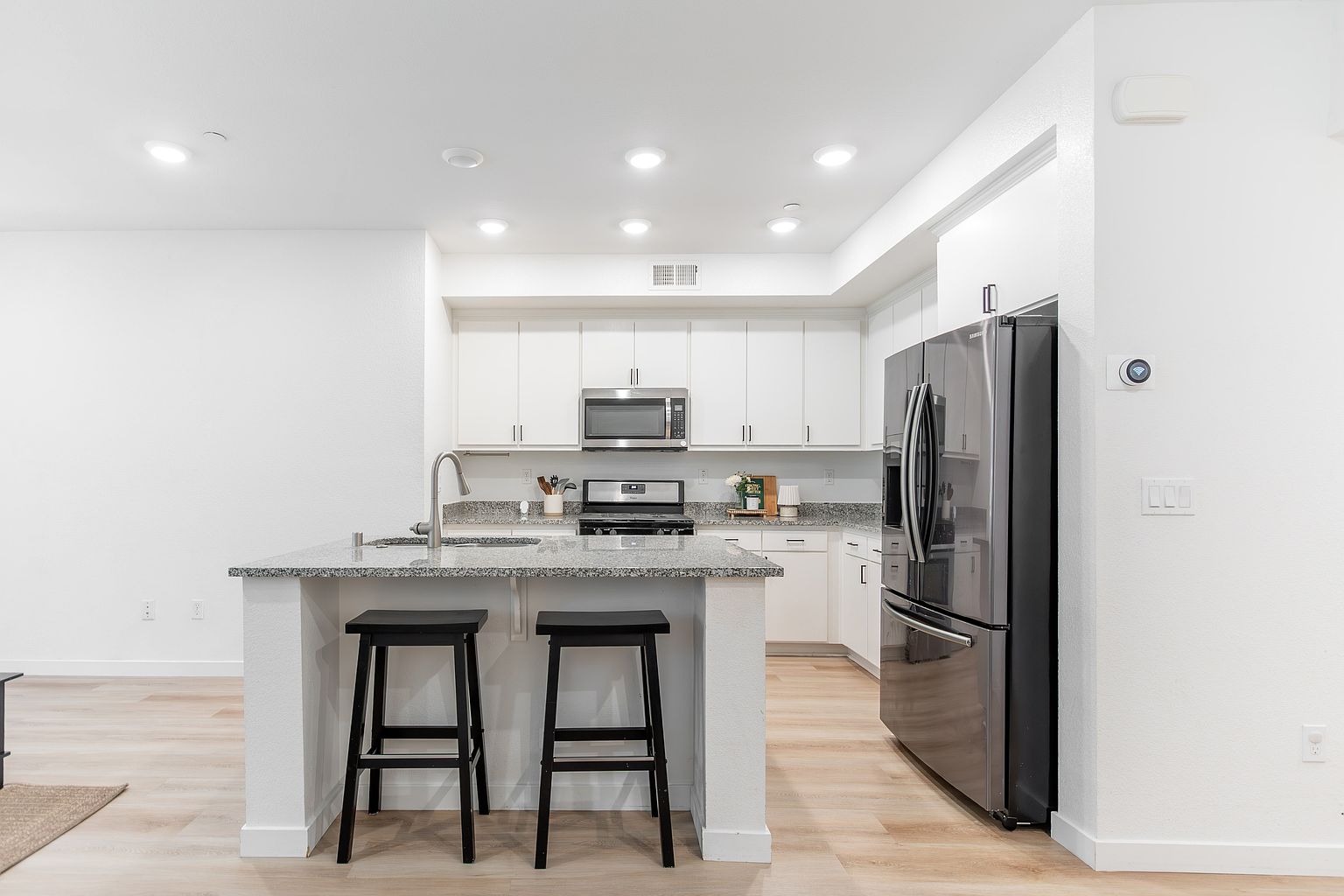 882 Slate Pl photo 5