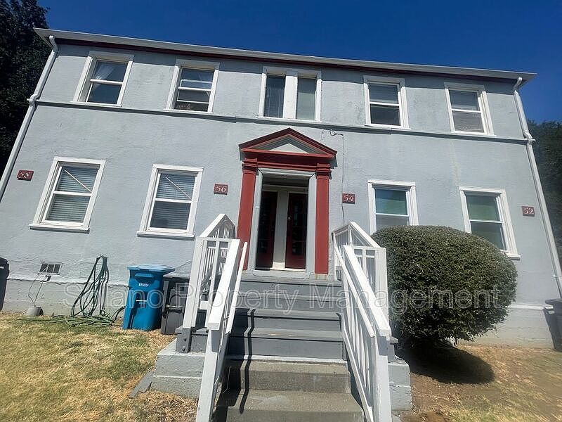 54 B St photo 2