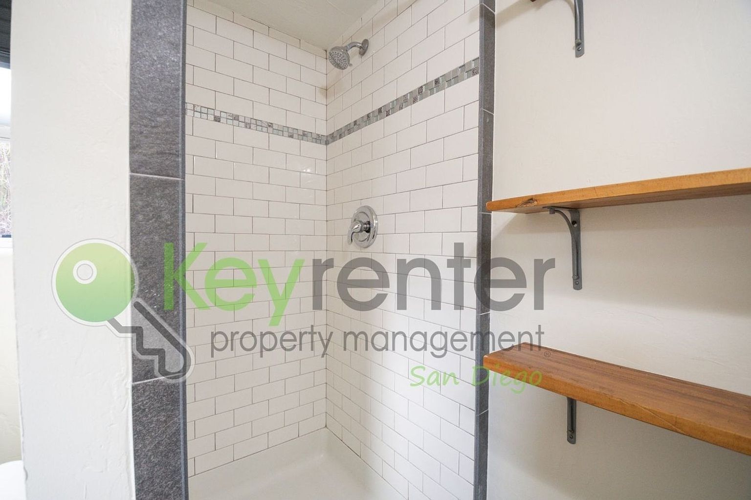620A N Nevada St photo 3