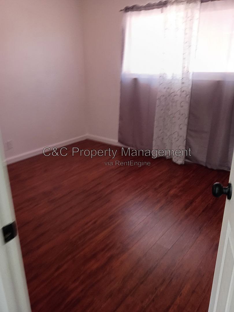 1525 Valle Vista Ave photo 2