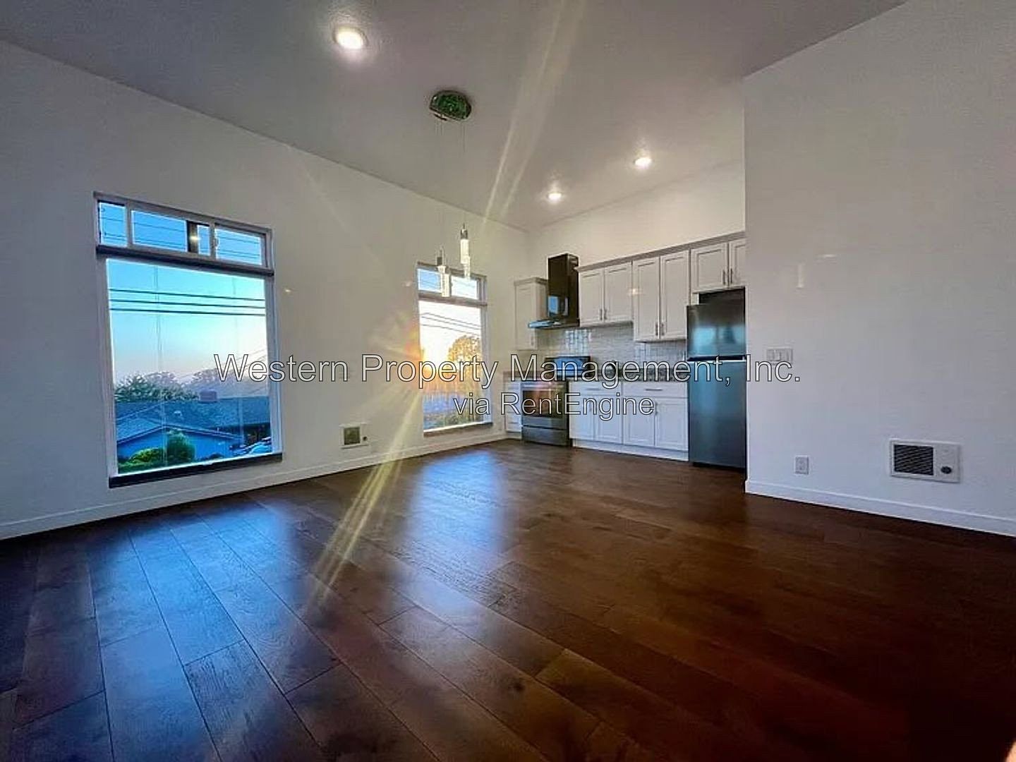 721B Clubhouse Dr photo 2