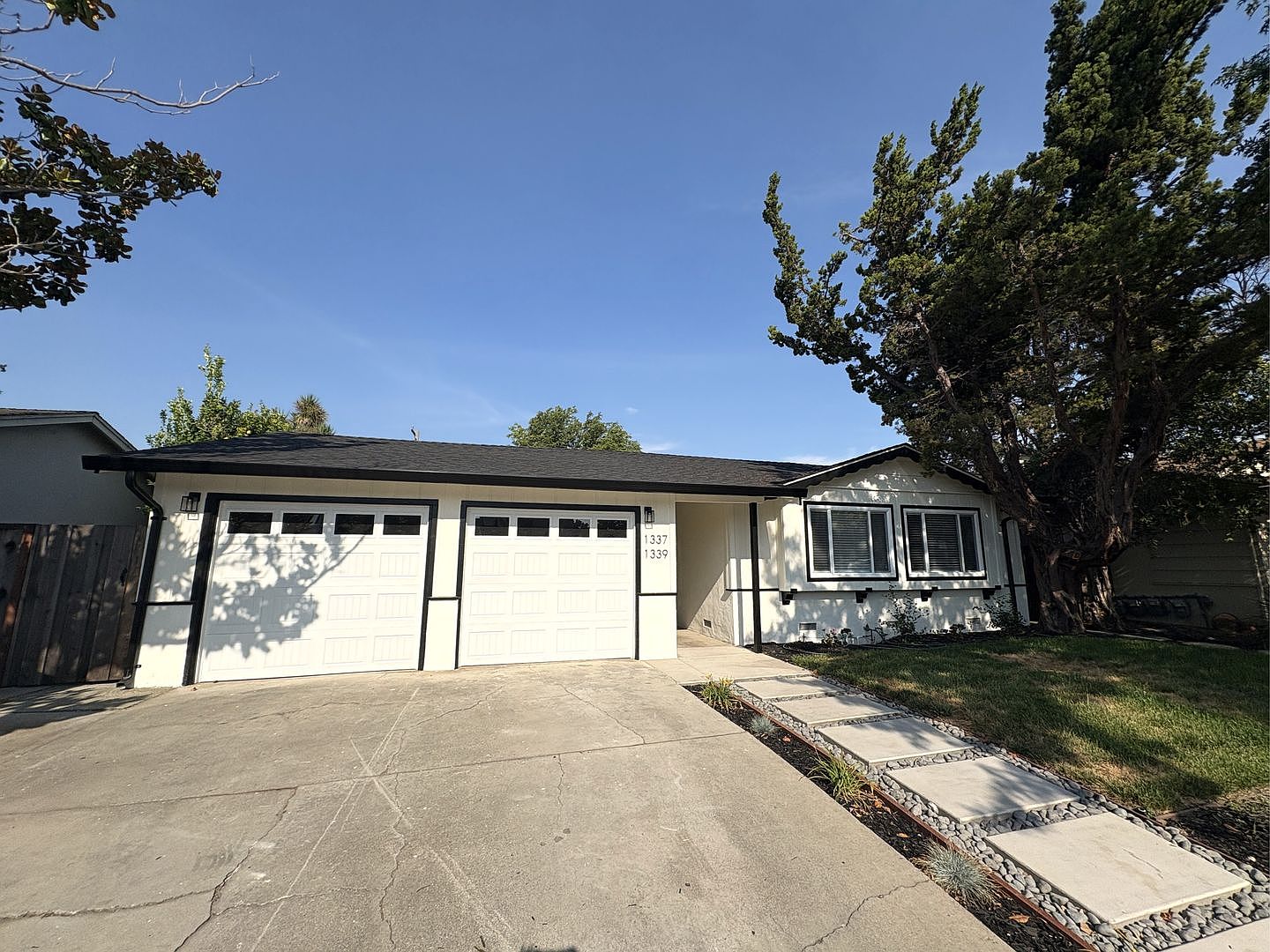 1337-1339 Kingfisher Way photo 2