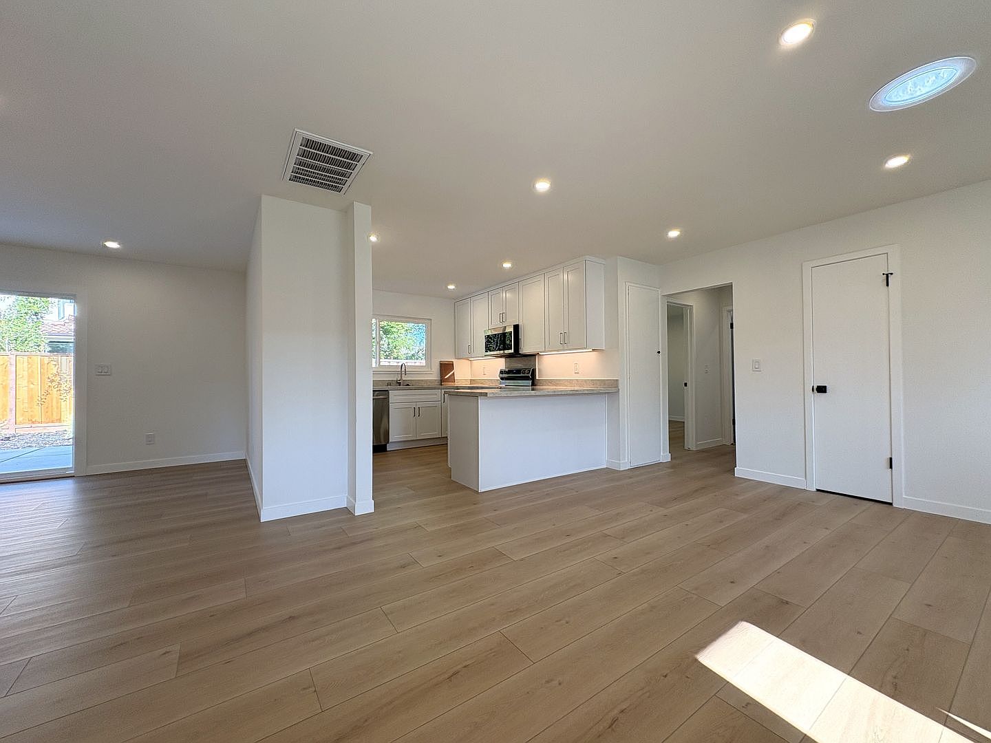 1337-1339 Kingfisher Way photo 5