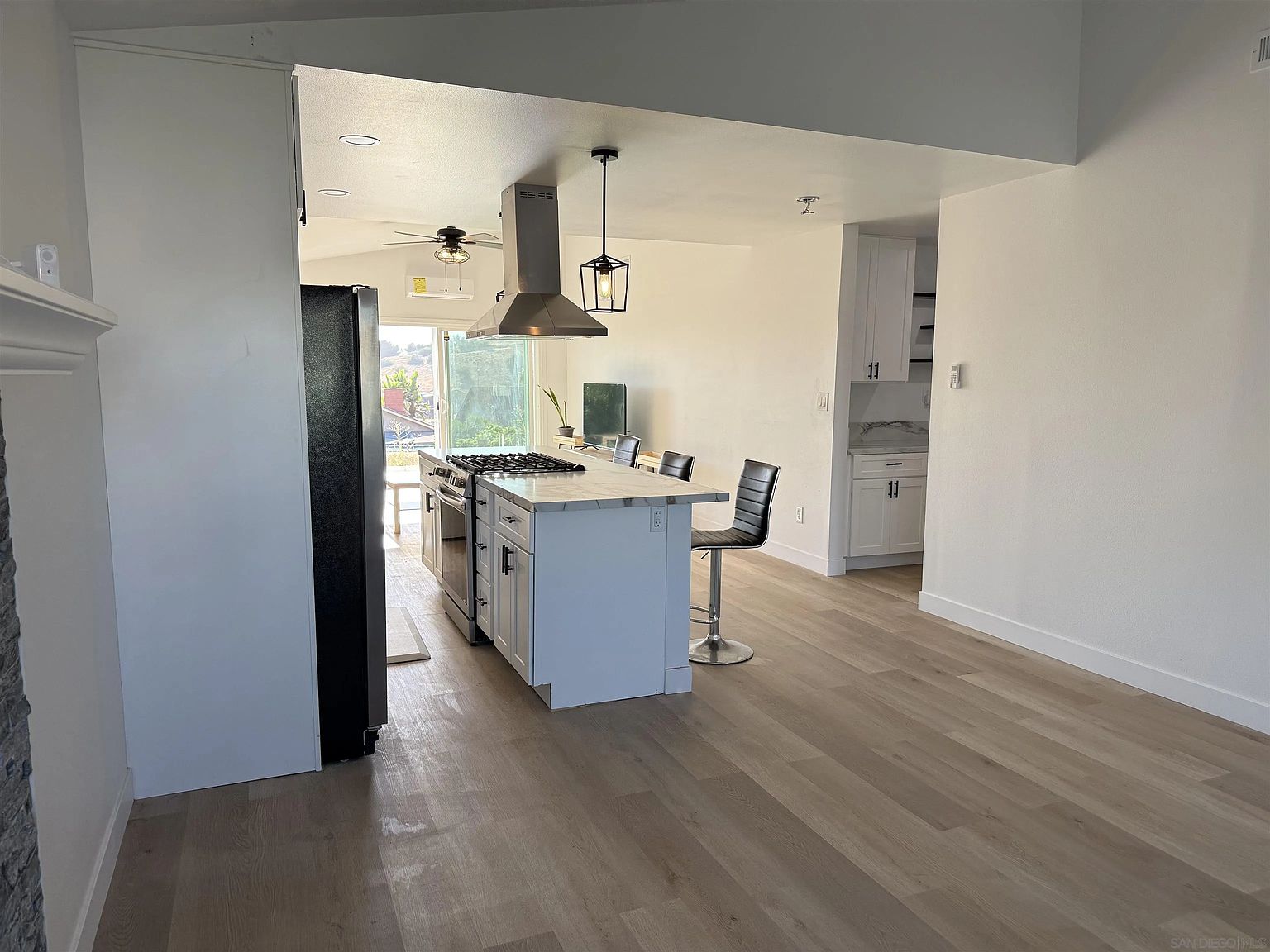664 Carefree Dr photo 5