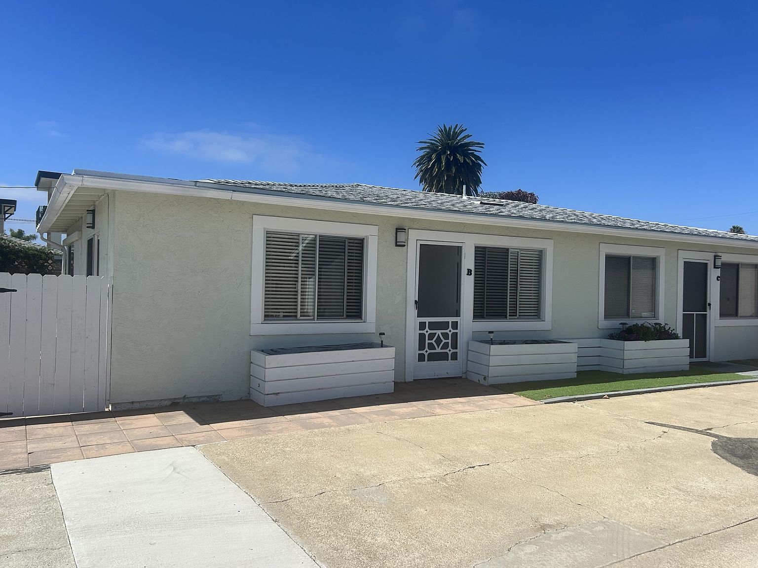 2750 Roosevelt St photo 5