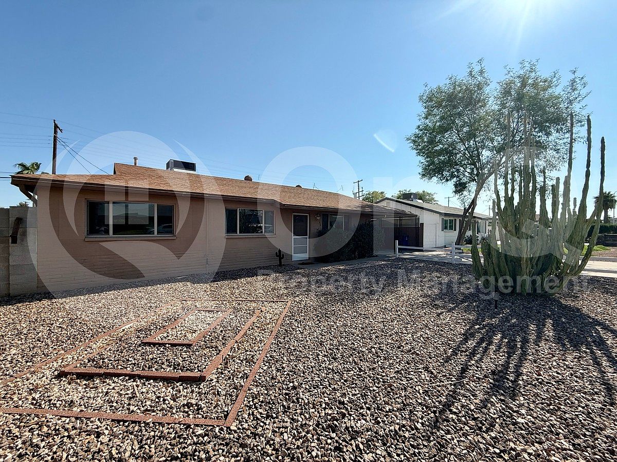 445 E Beatryce St photo 3