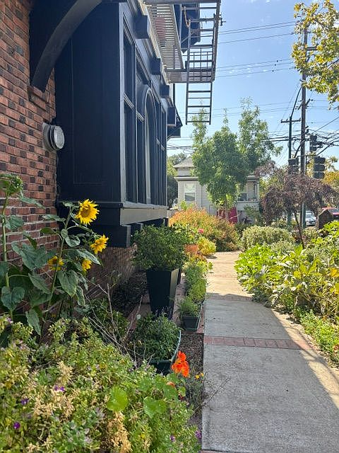 1401 High St photo 5