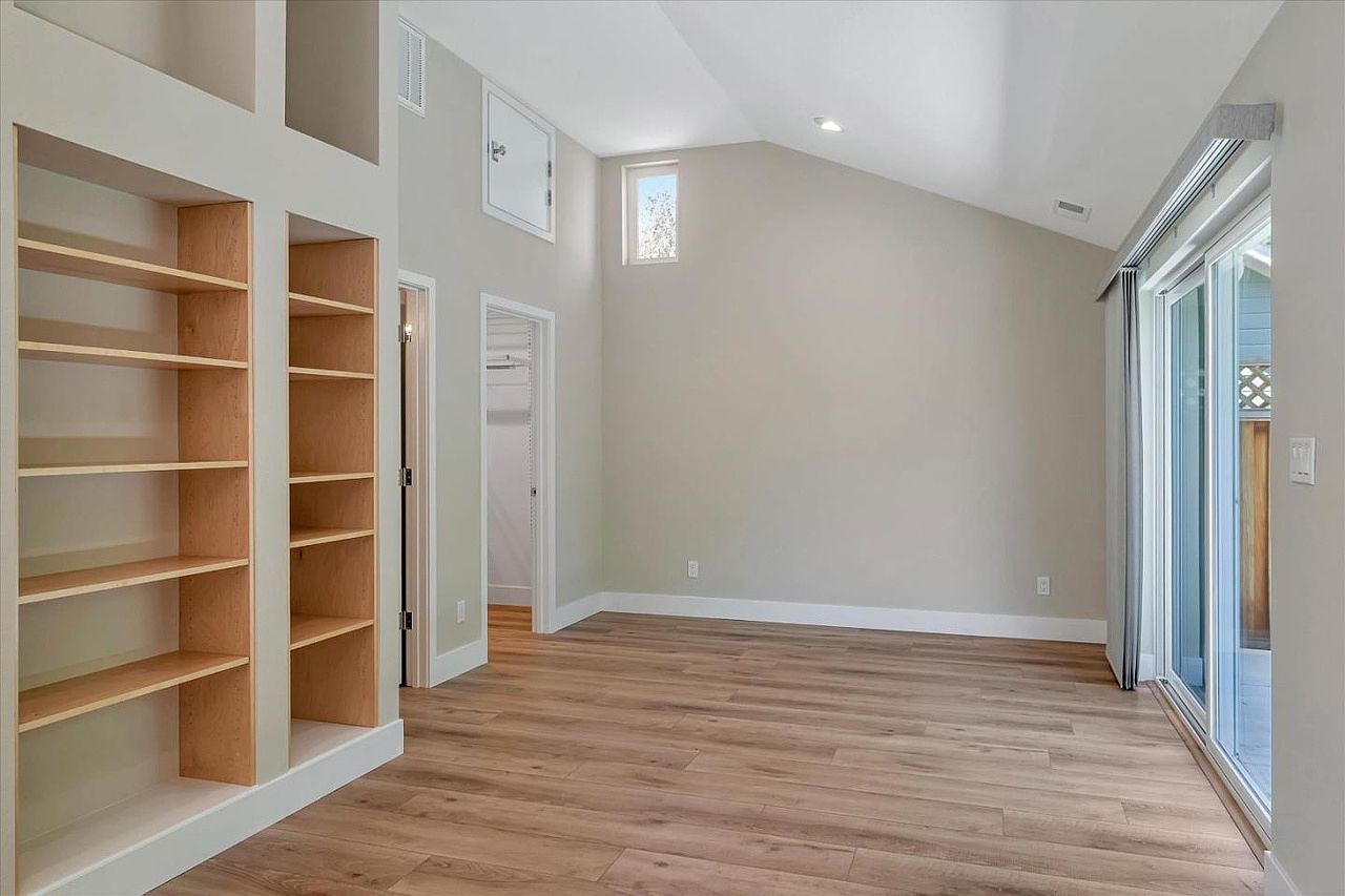 2155 Carol Ave photo 3