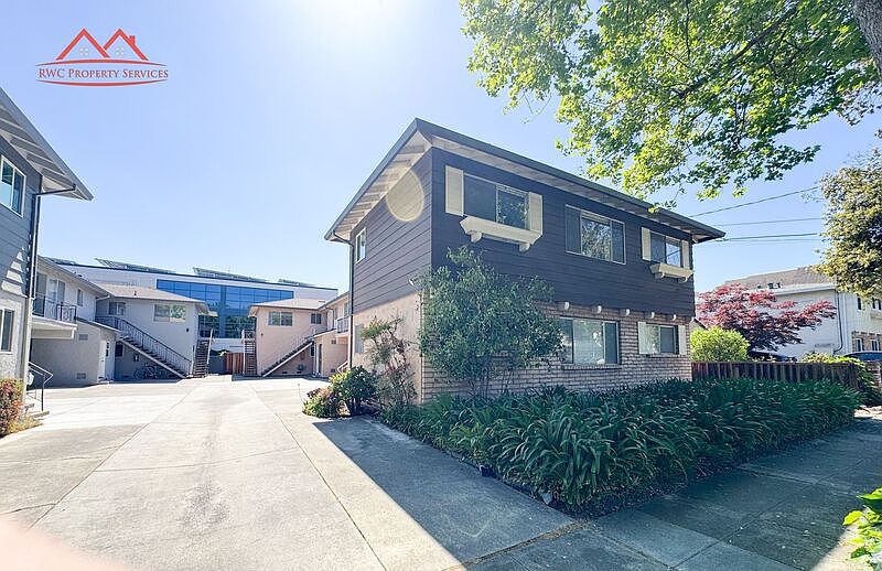 411 College Ave photo 2