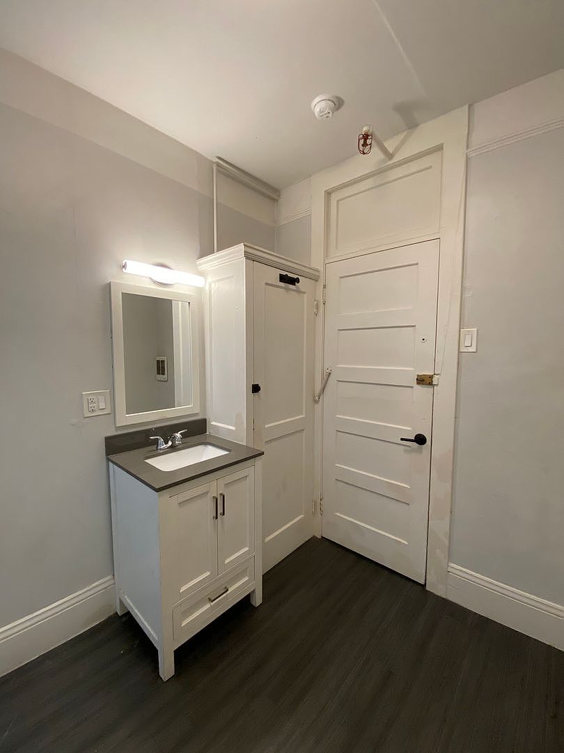 668 Clay Street, San Francisco, CA 94111 photo 2