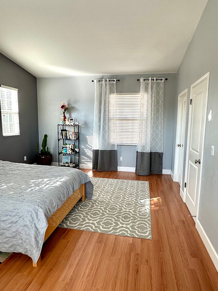 1221 Blue Spur Cir photo 2