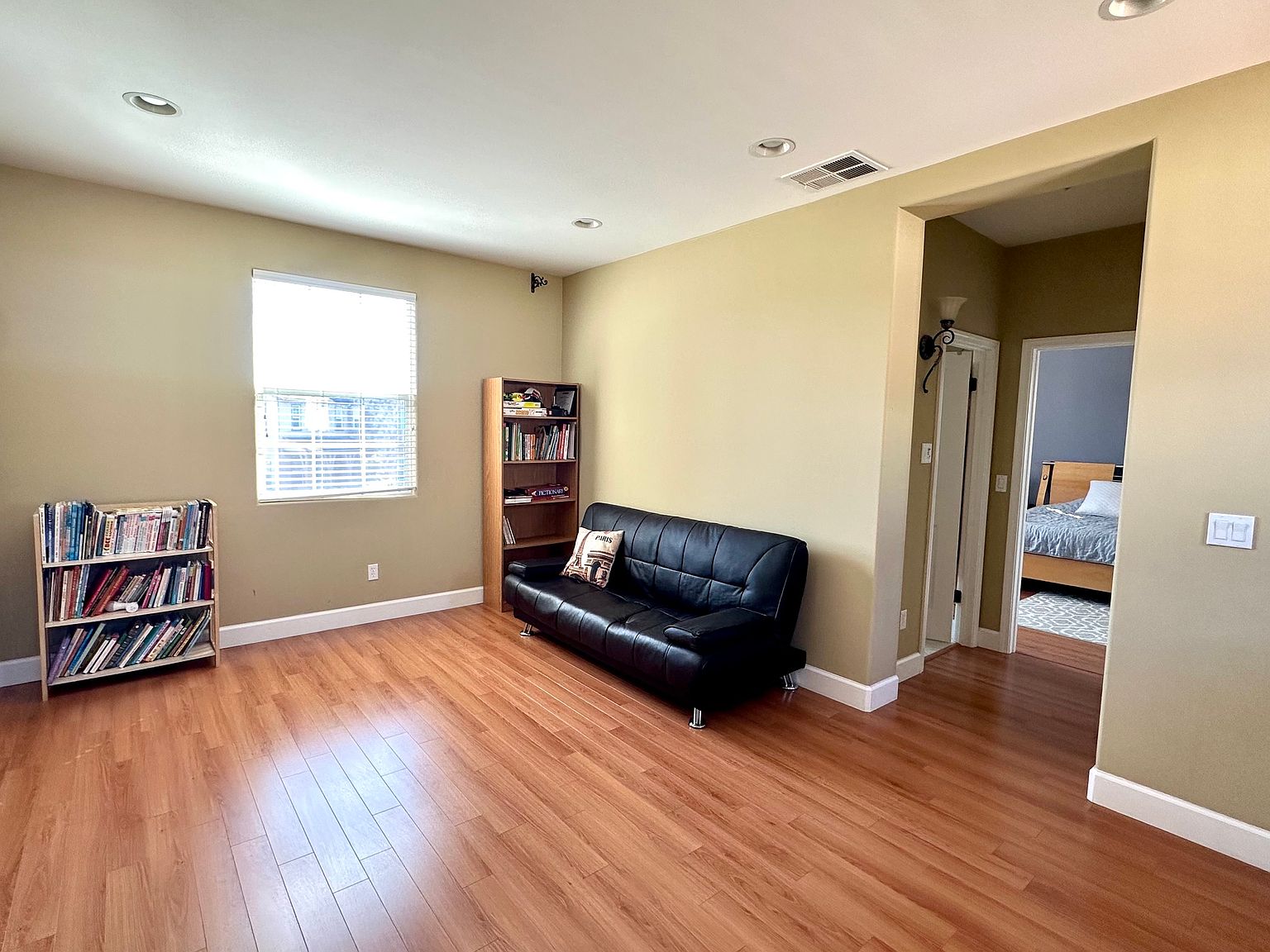 1221 Blue Spur Cir photo 4