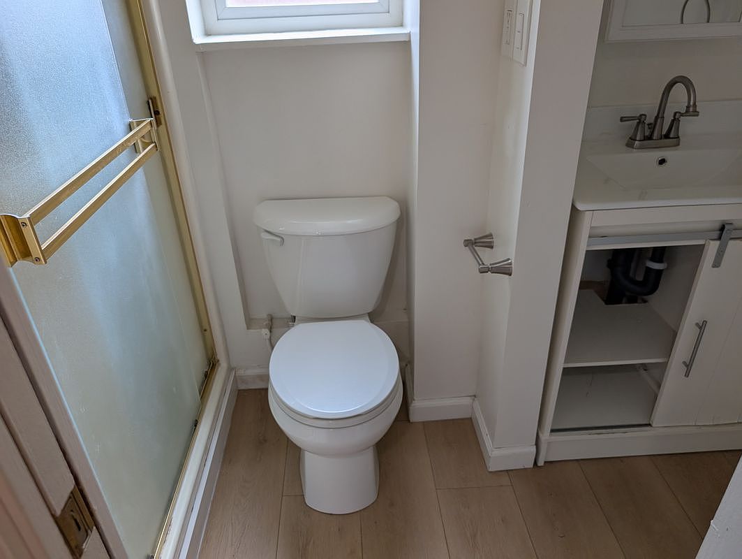 1130 Vermont Way photo 3