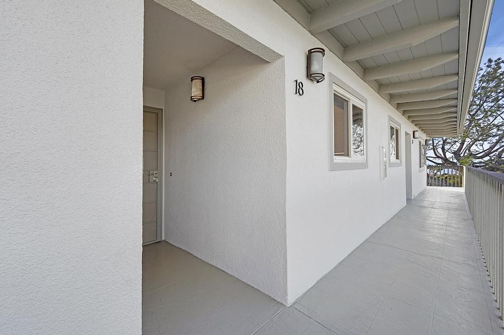 640 W Solana Cir W photo 2