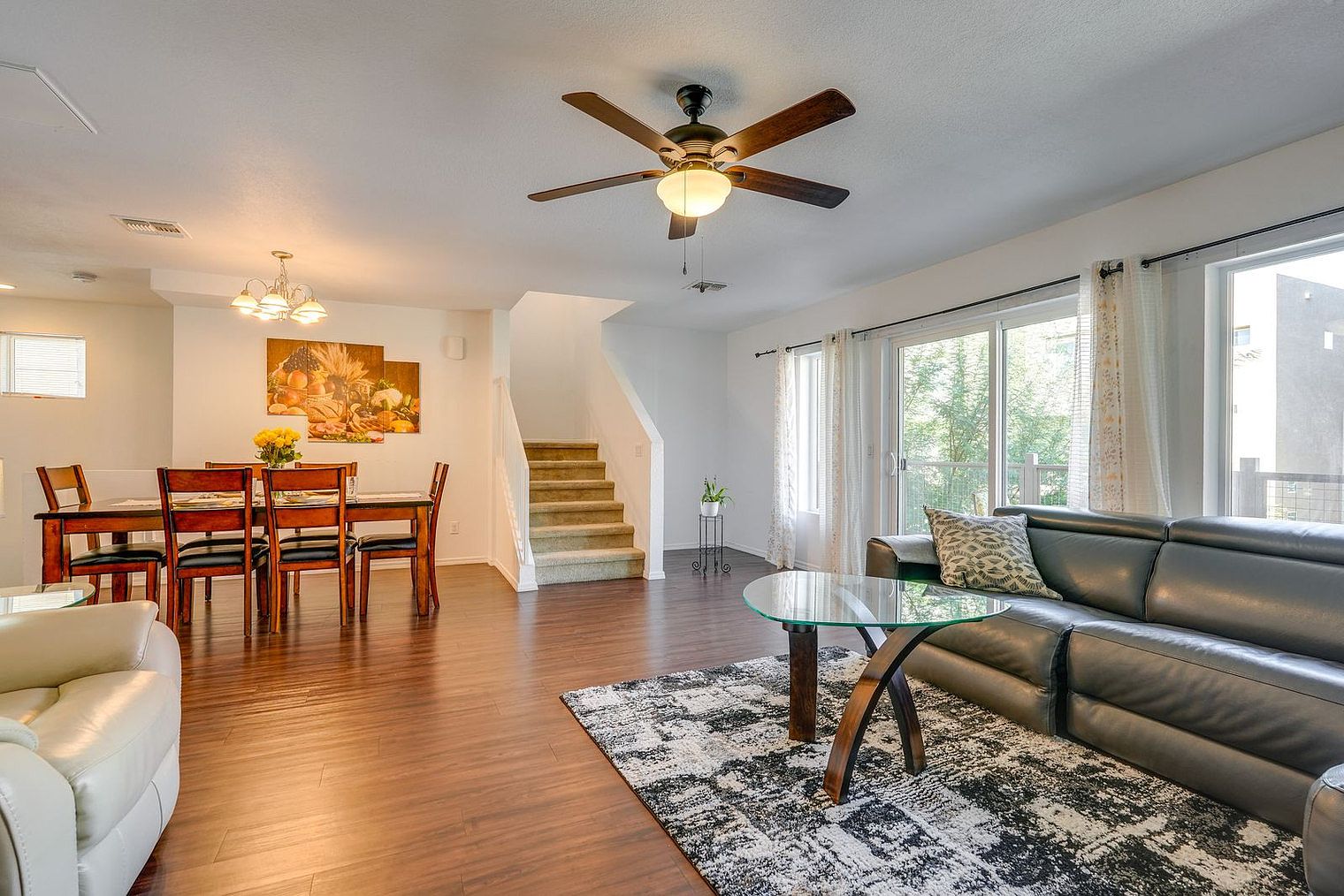 1937 E Don Carlos Ave photo 3