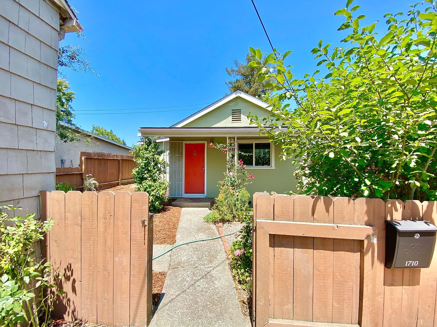 1710 F St photo 5