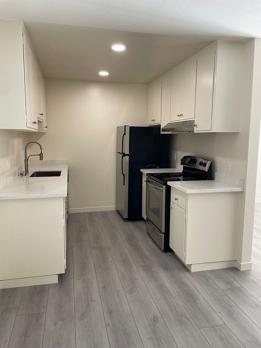 1BR/1BA Apartment on Palos Verdes Ct · San Mateo photo 3