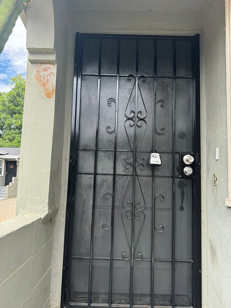 1BR/1BA Single Family House on 47th St · Oakland photo 3