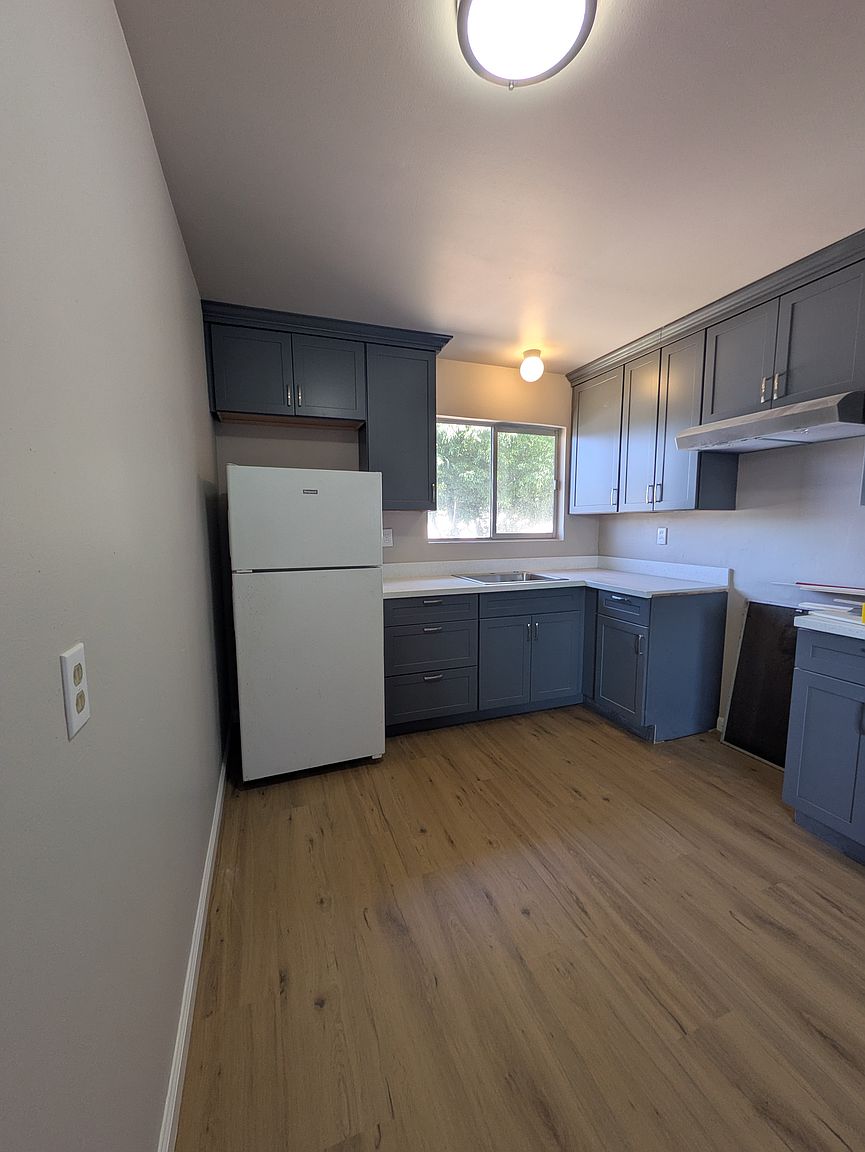 2395 Mather Dr photo 4