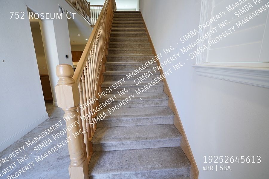 752 Roseum Ct photo 3