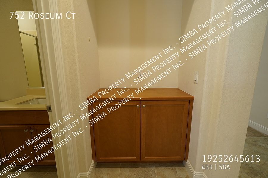 752 Roseum Ct photo 5