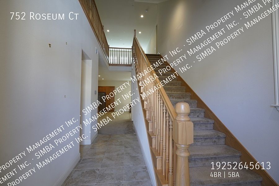 752 Roseum Ct photo 2