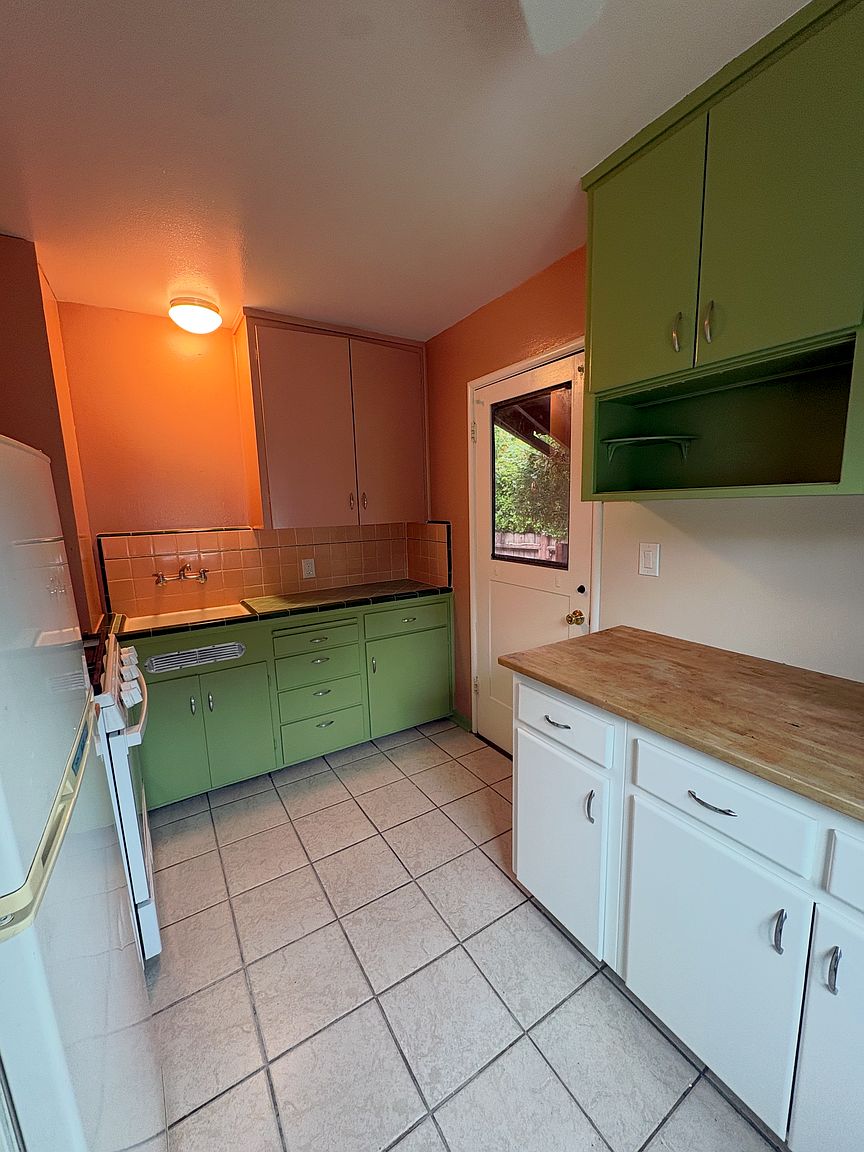 137 Rincon St photo 4