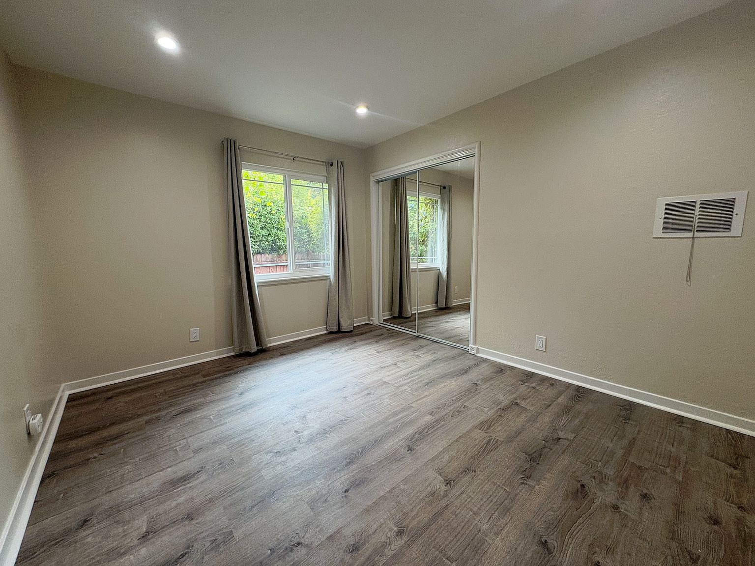 137 Rincon St photo 2