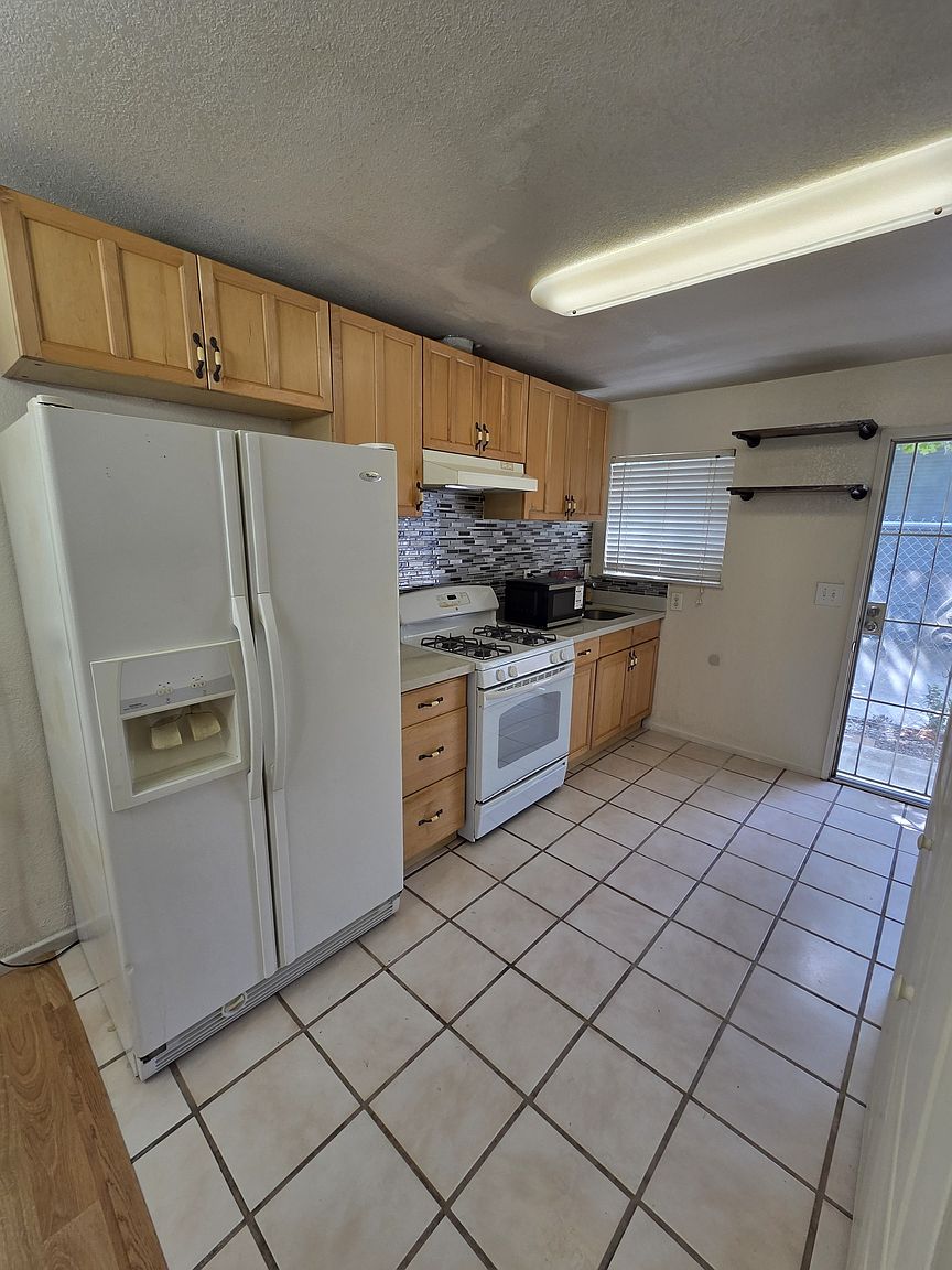 326 Arkansas St photo 5