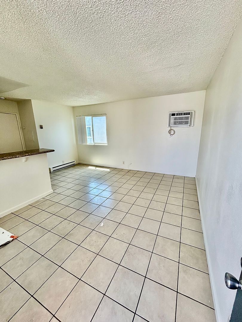 8815 Mira Mesa Blvd photo 2