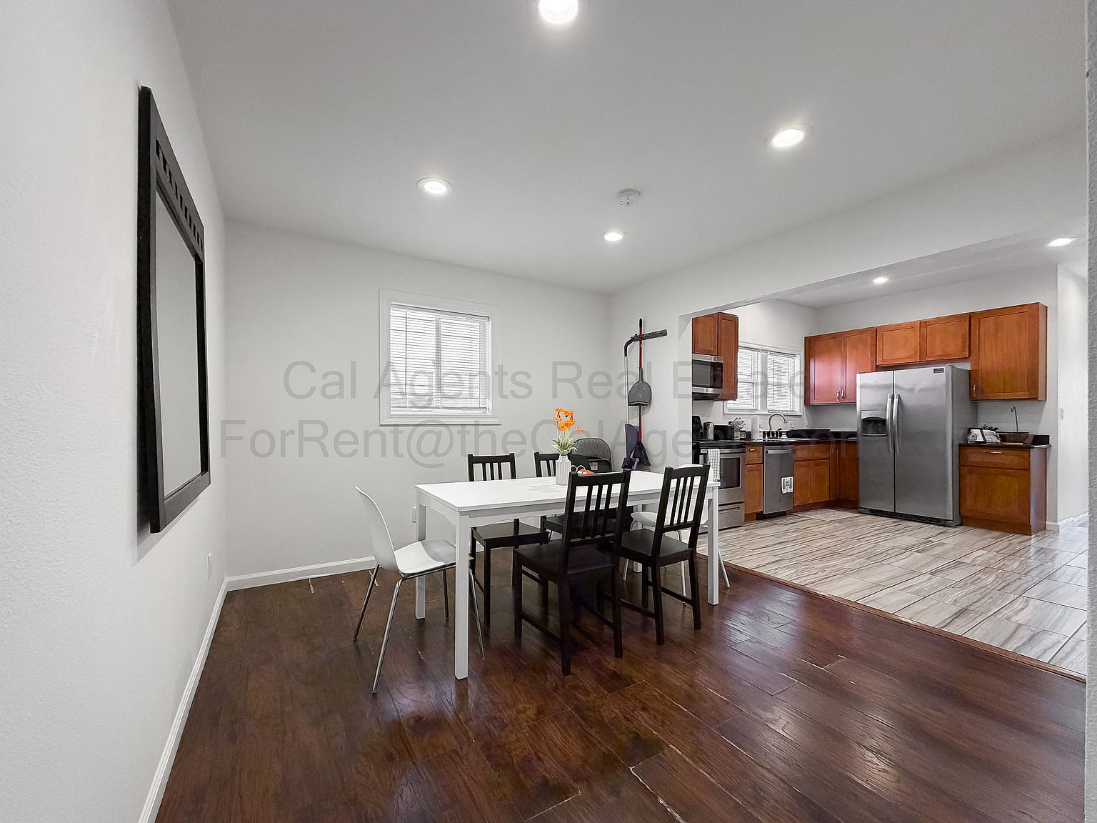 1532 32nd St photo 3
