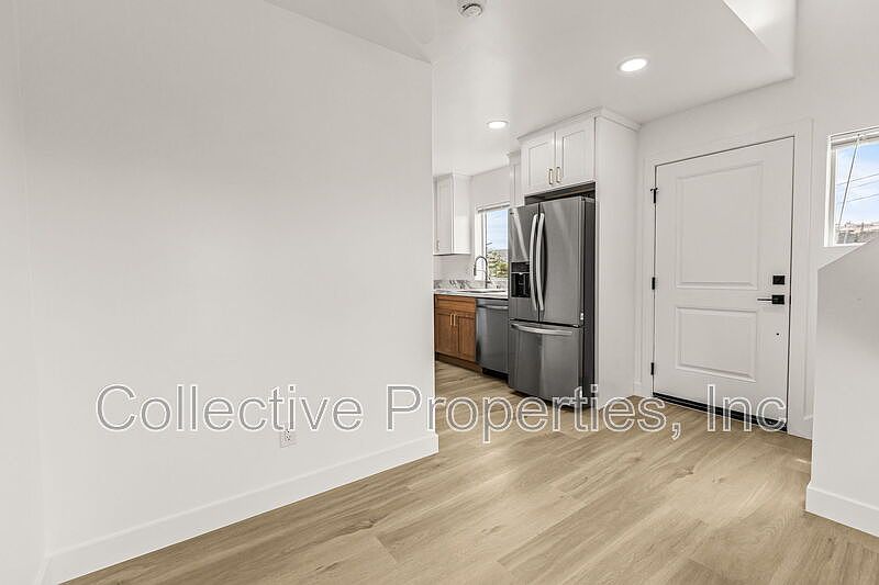 1509 Galveston St photo 3