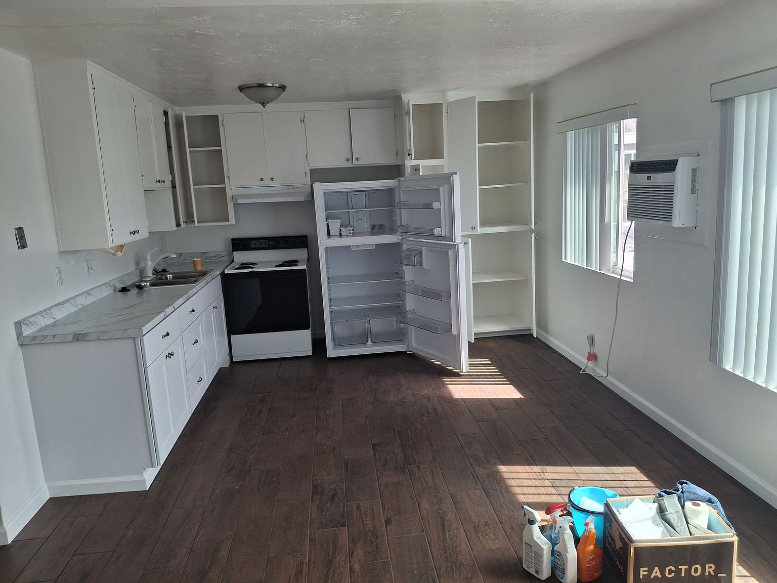 12628 Laurel St photo 3