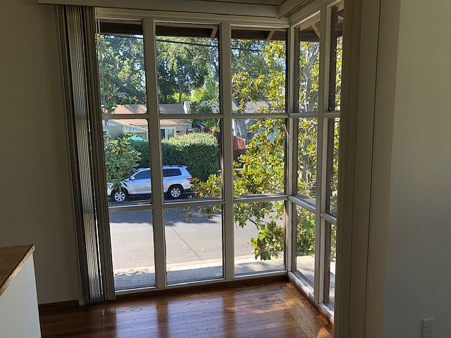 2BR/1BA Apartment on Roble Ave · Menlo Park photo 4