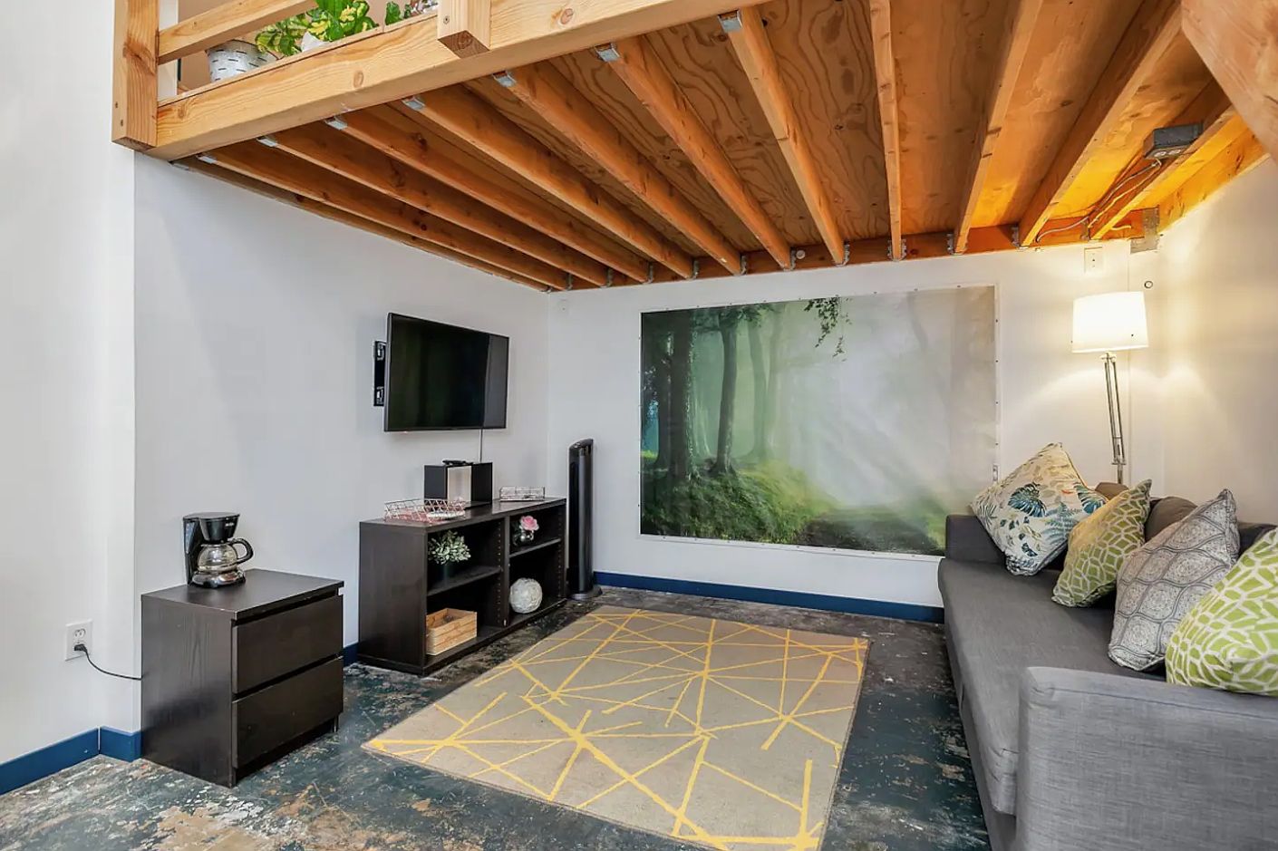 2635 Logan Ave photo 4