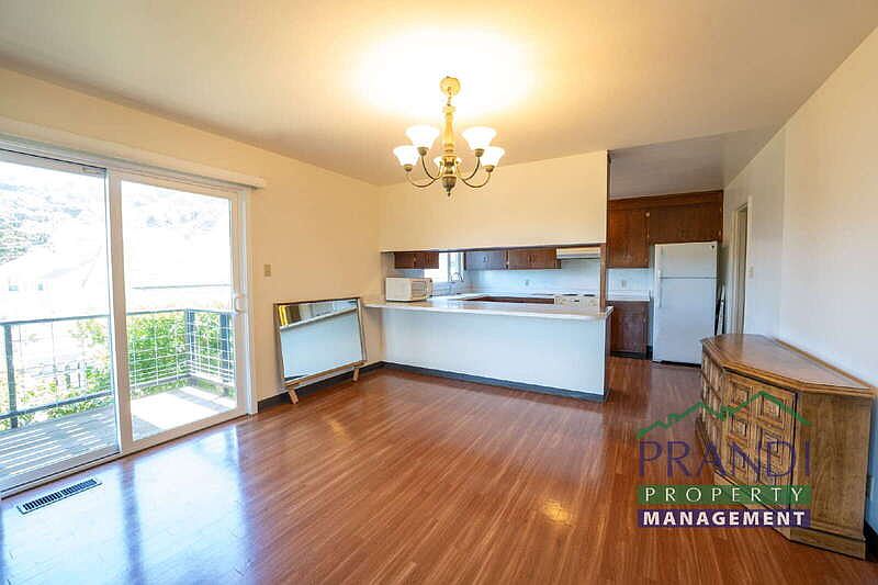 110 Pearl St photo 5