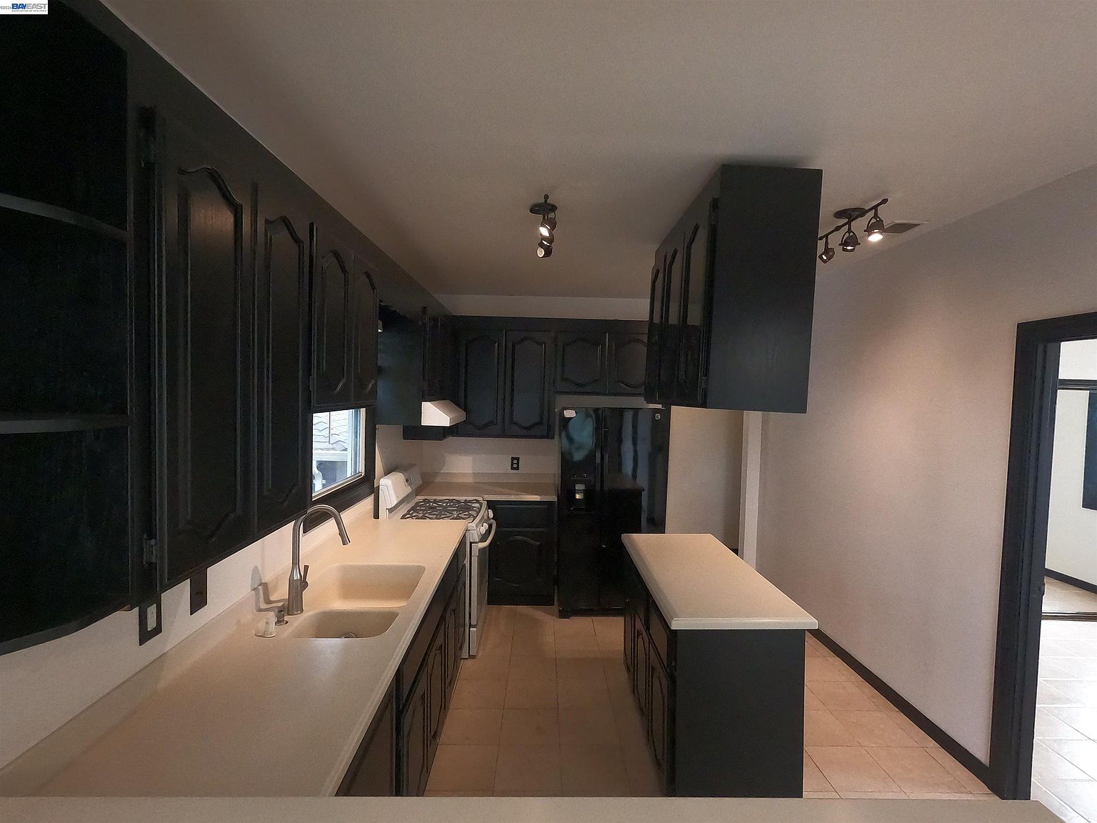 1BR/1BA Apartment on 45th St · Oakland photo 4