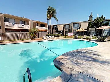 1002 N Mollison Ave photo 4