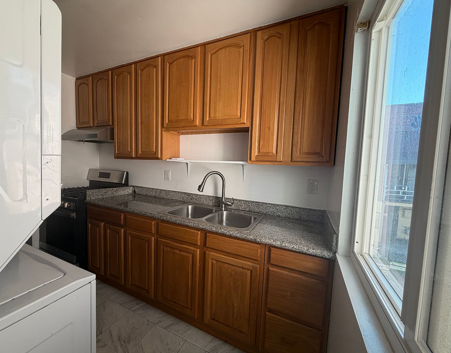 2BR/1BA Apartment on Market St · Emeryville photo 5