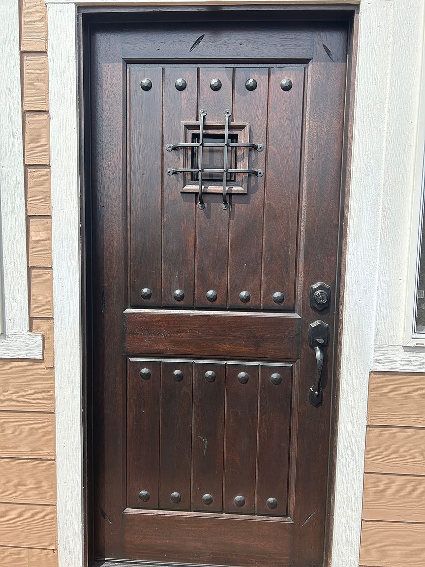 236 Vernon Ave photo 2