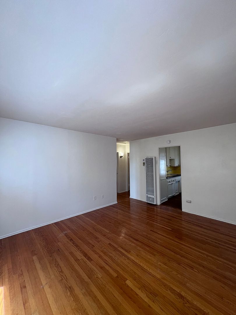 4720-34 Wilson Ave photo 2