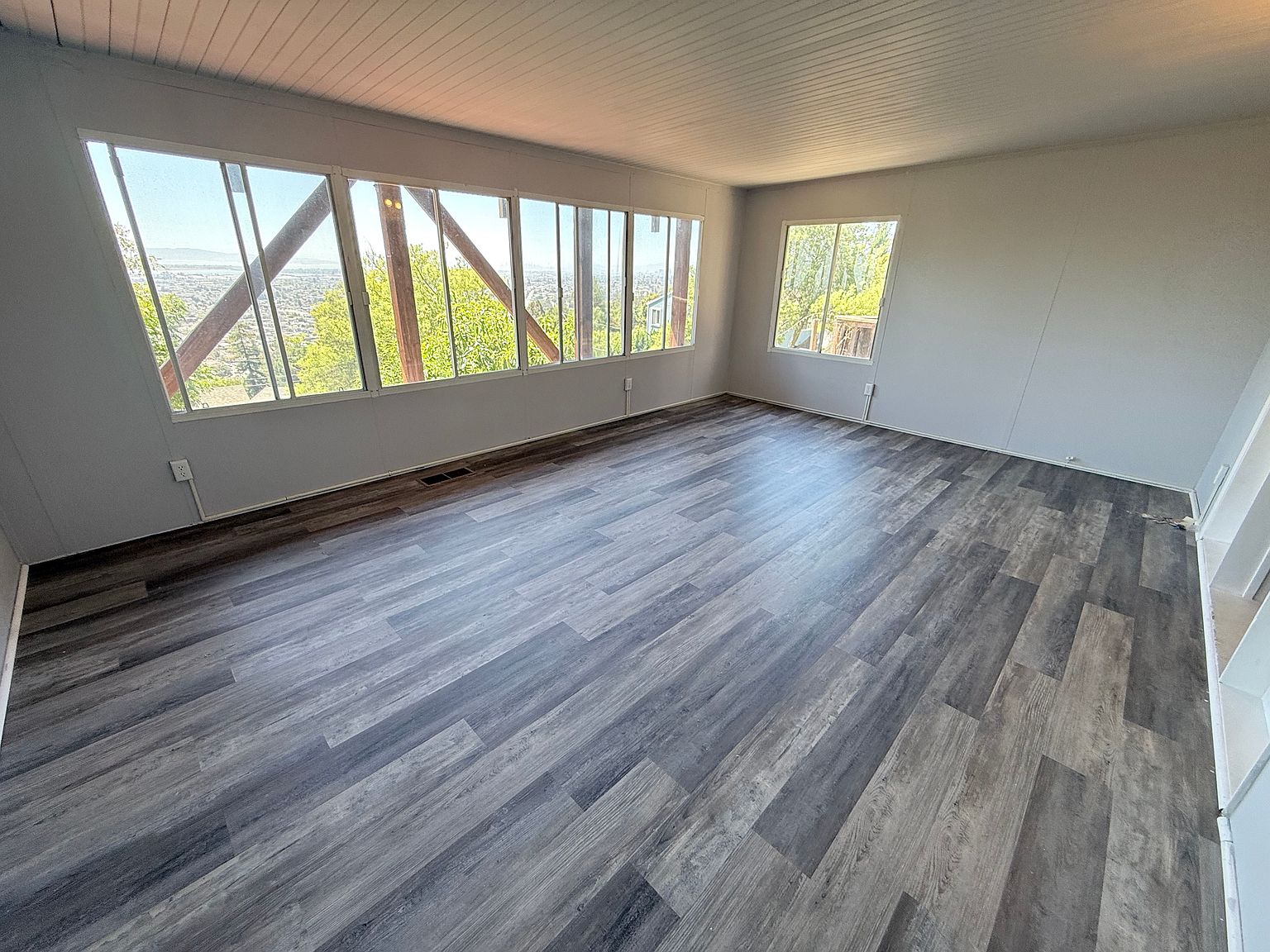 7887 Sunkist Dr photo 2