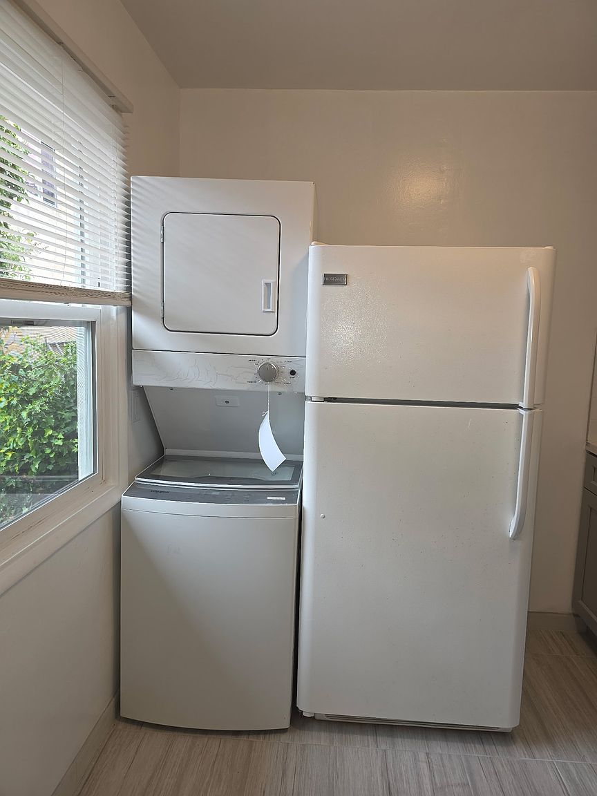 710 Washington Ave photo 4