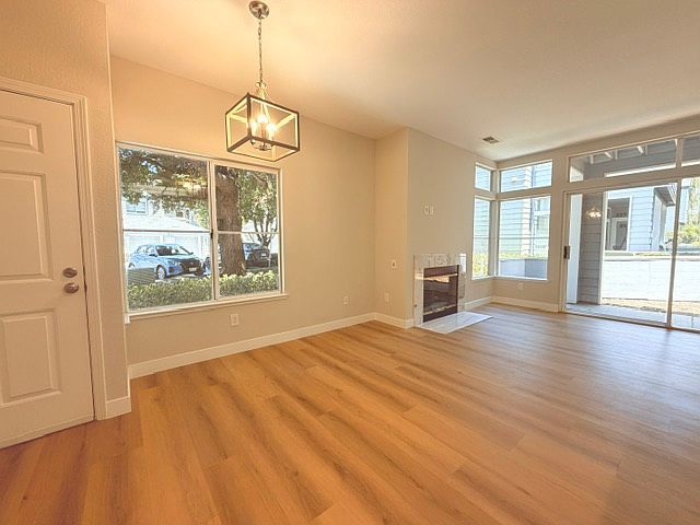 Condos on Parkview Green Cir · San Jose photo 3